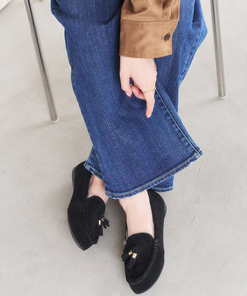 FLAT(フラット)の「《追加》レザーファータッセルモカシン(モカシン/デッキシューズ・レディース・ブラウン系その他/ブラック・22.5cm/22cm/25cm/24.5cm/24cm/23.5cm/23cm)」の13枚目の写真