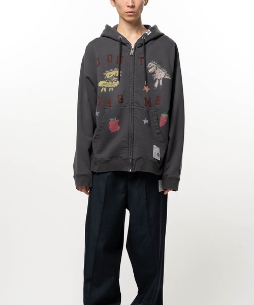 Maison MIHARA YASUHIRO(メゾンミハラヤスヒロ)の「【MIHARAYASUHIRO】KIDS DOODLE SWEAT PARKA(パーカー・メンズ・ブラック/ホワイト・48/46/44)」の1枚目の写真