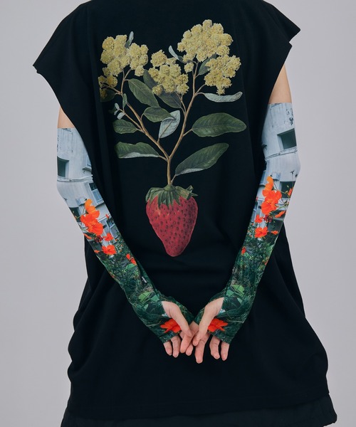 NON TOKYO(ノントーキョー)の「PRINT NO-SLEEVE T-SHIRT(STRAWBERRY)(Tシャツ/カットソー・レディース・ブラック/ホワイト/ネイビー・FREE)」の13枚目の写真