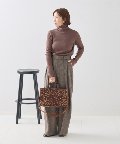 journal standard L'essage(ジャーナルスタンダードレサージュ)の「カミーノテレコハイネックプルオーバー(Tシャツ/カットソー・レディース・ベージュ/チャコールグレー/グレー・FREE)」の9枚目の写真