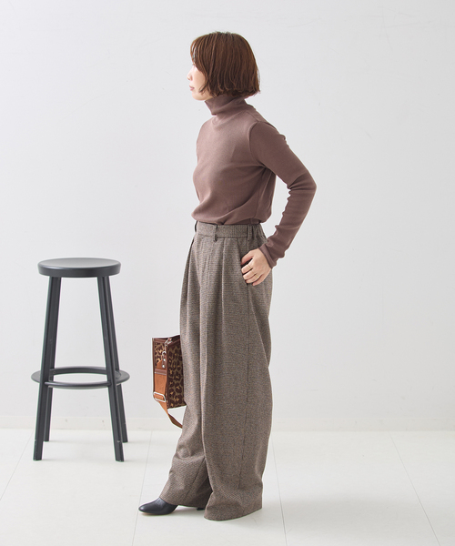 journal standard L'essage(ジャーナルスタンダードレサージュ)の「カミーノテレコハイネックプルオーバー(Tシャツ/カットソー・レディース・ベージュ/チャコールグレー/グレー・FREE)」の18枚目の写真