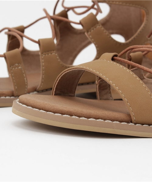 Banner Barrett（バナーバレット）の「3CM　レースアップフラットサンダル（サンダル・レディース・キャメル・36/37/38）」の5枚目の写真