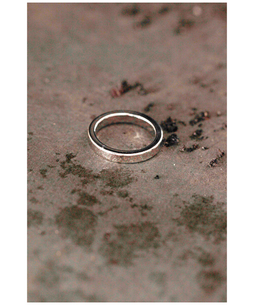 ANCHOR（アンカー）の「ナローリング（リング・メンズ・シルバー/クリアブラック/アンティークゴールド/ブラック/アンティークシルバー・10号/16号/13号/7号）」の3枚目の写真