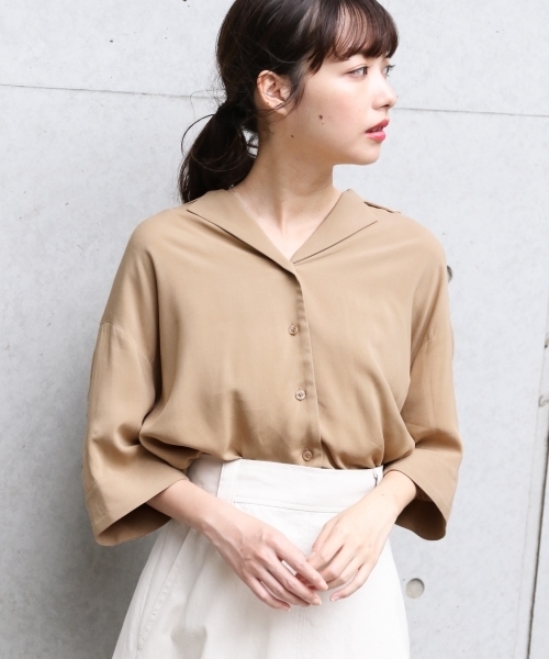 LOWRYS FARM（ローリーズファーム）の「カイキンシャツ／ＳＳ　802639（シャツ/ブラウス・レディース・ブラック/ベージュ/カーキ・FREE）」の2枚目の写真