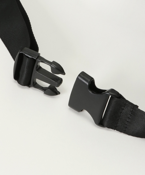 ACCOMMODE（アコモデ）の「WEB限定 スタードットウエストバッグ（ボディバッグ/ウエストポーチ・レディース・ブラック/ブルー・FREE）」の6枚目の写真