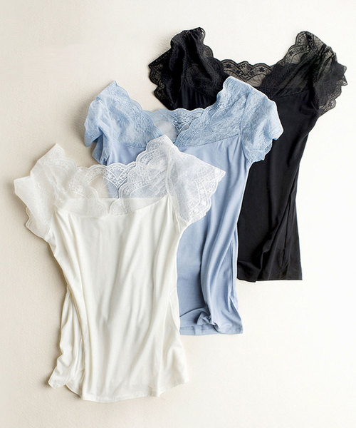 SAISON DE PAPILLON(セゾンドパピヨン)の「Vネックレースフレンチスリーブトップス(キャミソール・レディース・ホワイト/ブラック/ブルー・フリー)」の18枚目の写真