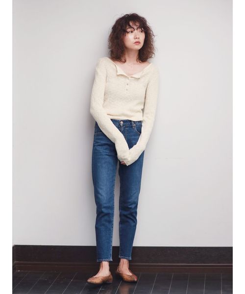 Ungrid(アングリッド)の「ストレッチテーパードデニム(デニムパンツ・レディース・インディゴブルー・25inch/24inch/26inch/27inch/23inch)」の6枚目の写真