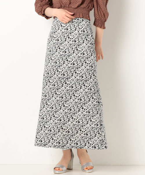 archives（アルシーヴ）の「花柄ロングセミフレアスカート（スカート・レディース・ブラック/オフホワイト/ピンク・MEDIUM）」の2枚目の写真