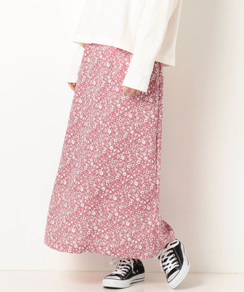 archives（アルシーヴ）の「花柄ロングセミフレアスカート（スカート・レディース・ブラック/オフホワイト/ピンク・MEDIUM）」の3枚目の写真