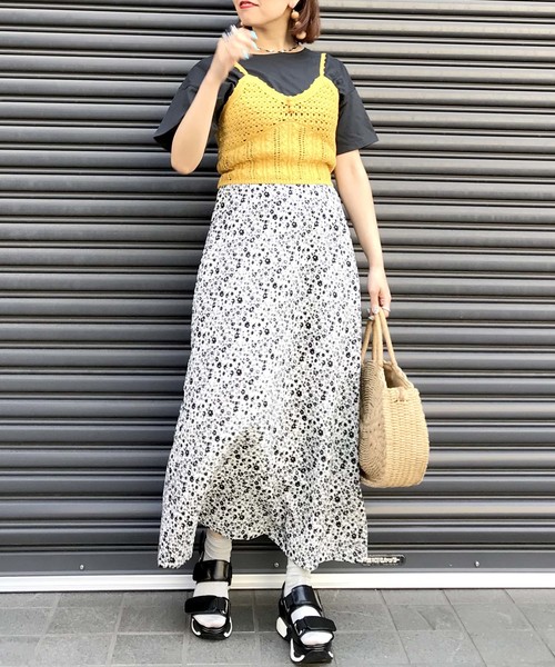 archives（アルシーヴ）の「花柄ロングセミフレアスカート（スカート・レディース・ブラック/オフホワイト/ピンク・MEDIUM）」の6枚目の写真