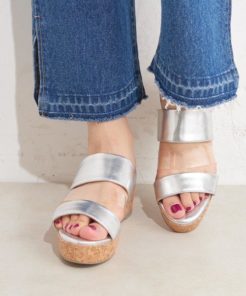 DISCOAT(ディスコート)の「3ベルトコルクウエッジサンダル(サンダル・レディース・ブラック/ブラウン/シルバー・SMALL/MEDIUM/LARGE)」の3枚目の写真