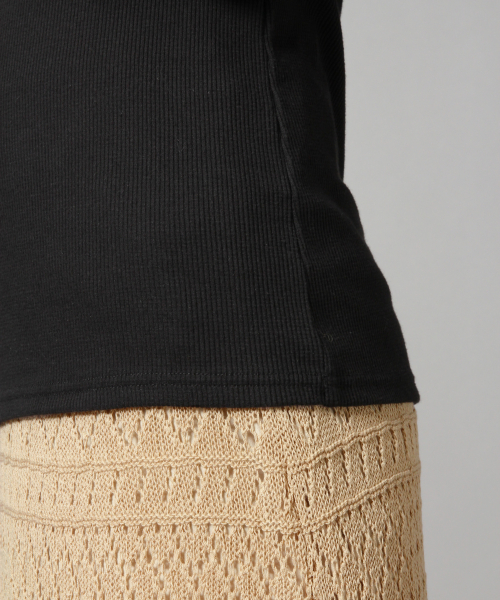 LOWRYS FARM(ローリーズファーム)の「リブタイトワンショル 844991(Tシャツ/カットソー・レディース・ベージュ/ブラウン/オフホワイト/イエロー/ブラック・LARGE/MEDIUM)」の11枚目の写真