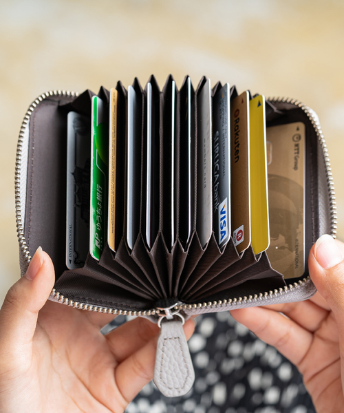 MURA（ムラ）の「イタリア製シュリンクレザー スキミング防止 じゃばら コンパクト カードケース（カードケース・レディース・ブラック/グレー/イエロー/オレンジ/グリーン・FREE）」の21枚目の写真