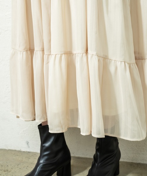 mystic(ミスティック)の「シアーストライプティアードワンピース(ワンピース・レディース・ブラック/ベージュ/カーキ・FREE)」の8枚目の写真