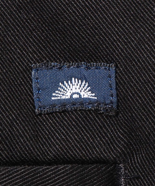 Levi's（リーバイス）の「LEVI'S(R) MADE&CRAFTED(R) STANDARD CHINO STRETCH LIMO（チノパンツ・メンズ・ブラック・W34 L32/W32 L32/W31 L32/W33 L32/W36 L32/W29 L32/W30 L32/W28 L32）」の3枚目の写真