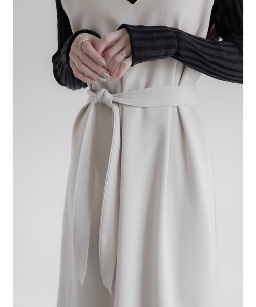 amel（エイメル）の「ベルトセットジャンパードレス（ワンピース・レディース・アイボリー・FREE）」の2枚目の写真