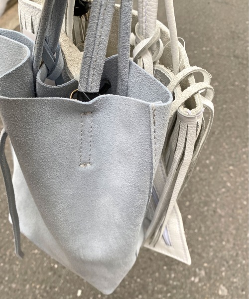 Omekashi(オメカシ)の「Marlon Firenze スエード / レザーミニバッグ(トートバッグ・レディース・モカ/サックスブルー/シルバー・ONE SIZE)」の11枚目の写真