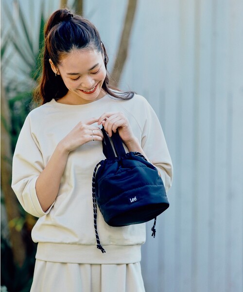 pink adobe（ピンクアドベ）の「◆【Lee別注】巾着ショルダーバッグ（ショルダーバッグ・レディース・ブラック/ベージュ系その他/グレー系/アイボリー系/カーキ系・00）」の17枚目の写真