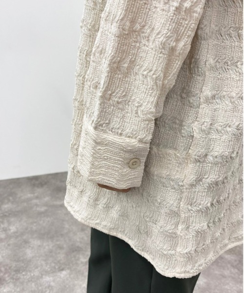 apres jour mignon（アプレジュールミニョン）の「クシュクシュクロスＢＩＧシャツ【ZOZOTOWN限定アイテム】（シャツ/ブラウス・レディース・アイボリー/ベージュ/ブラック・X-LARGE/フリー）」の5枚目の写真