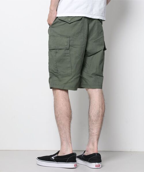 Beno(ビーノ)の「コットンツイル 6ポケット ワイド カーゴ ショートパンツ(カーゴパンツ・メンズ・オフホワイト/ブラック/ベージュ/オリーブ/ネイビー・S/M/L)」の13枚目の写真