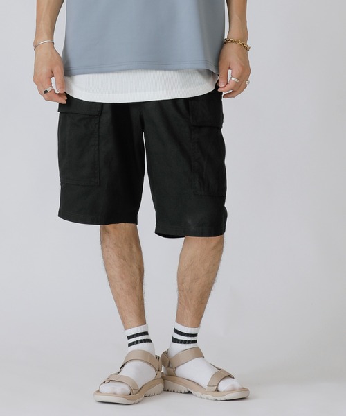 Beno(ビーノ)の「コットンツイル 6ポケット ワイド カーゴ ショートパンツ(カーゴパンツ・メンズ・オフホワイト/ブラック/ベージュ/オリーブ/ネイビー・S/M/L)」の2枚目の写真