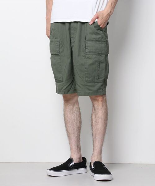 Beno(ビーノ)の「コットンツイル 6ポケット ワイド カーゴ ショートパンツ(カーゴパンツ・メンズ・オフホワイト/ブラック/ベージュ/オリーブ/ネイビー・S/M/L)」の11枚目の写真