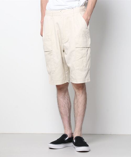Beno(ビーノ)の「コットンツイル 6ポケット ワイド カーゴ ショートパンツ(カーゴパンツ・メンズ・オフホワイト/ブラック/ベージュ/オリーブ/ネイビー・S/M/L)」の14枚目の写真