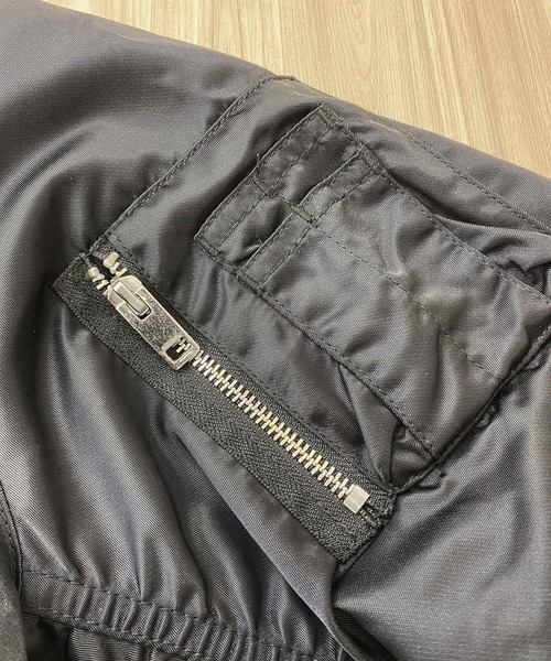 DIESEL（ディーゼル）の「Wzip ルーズシルエット MA-1 ボンバージャケット「R-KRISTA」（MA-1・レディース・ブラック・XXS/S/M）」の11枚目の写真