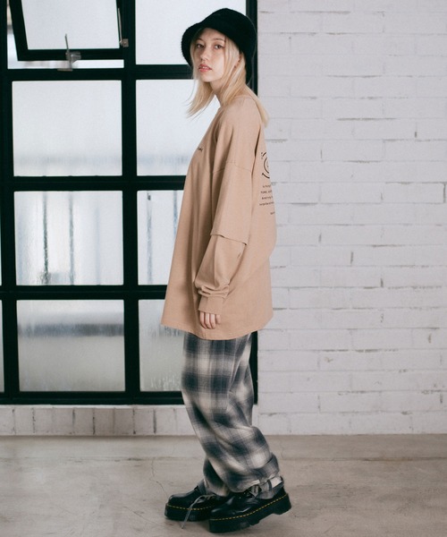 X-girl（エックスガール）の「LAYERED SLEEVE L/S TEE（Tシャツ/カットソー・レディース・ホワイト/ブラック/ベージュ・S/M）」の7枚目の写真
