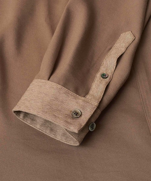 NO ID.(ノーアイディ)の「フロントタック切替ロングSH(シャツ/ブラウス・メンズ・ブラック/ベージュ/グレー・1/2)」の13枚目の写真