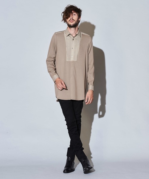 NO ID.(ノーアイディ)の「フロントタック切替ロングSH(シャツ/ブラウス・メンズ・ブラック/ベージュ/グレー・1/2)」の5枚目の写真