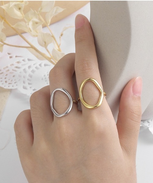 Starting Over(スターティングオーバー)の「YU-KA : オーバルウェーブ ラウンドリング(リング・レディース・シルバー/ゴールド・FREE)」の5枚目の写真