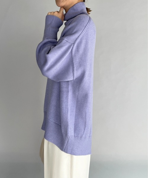 PICCIN（ピッチン）の「バックスリットセーター（ニット/セーター・レディース・オフホワイト/ブルー/ラベンダー/ピンクベージュ・M）」の6枚目の写真