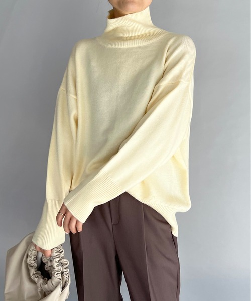 PICCIN（ピッチン）の「バックスリットセーター（ニット/セーター・レディース・オフホワイト/ブルー/ラベンダー/ピンクベージュ・M）」の9枚目の写真