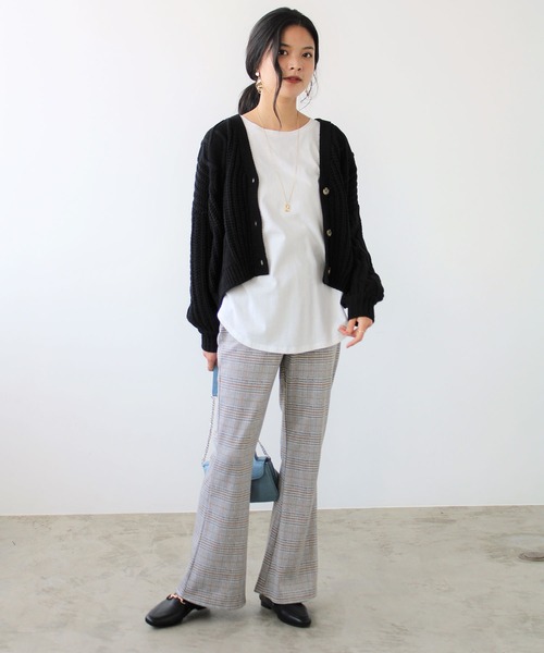 GeeRA(ジーラ)の「カットジャカードフレアーパンツ(その他パンツ・レディース・オフホワイト/グレー・MEDIUM/LARGE)」の3枚目の写真