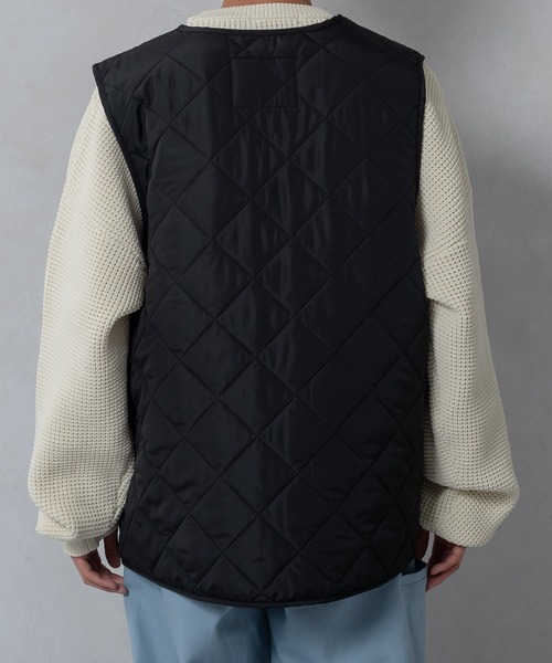 kutir（クティール）の「中綿キルティングワッペンベスト（ベスト・メンズ・ブラック/オレンジ/グリーン・MEDIUM/LARGE）」の4枚目の写真