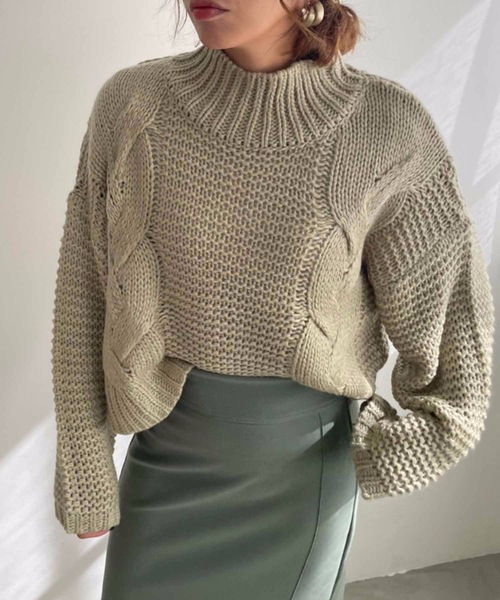 M y u（ミュー）の「【ZOZO限定アイテム】ケーブル編みショート丈ニット（ニット/セーター・レディース・ベージュ/グリーン/アイボリー/モカ・FREE）」の4枚目の写真