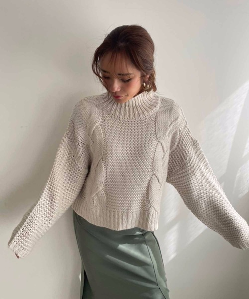 M y u（ミュー）の「【ZOZO限定アイテム】ケーブル編みショート丈ニット（ニット/セーター・レディース・ベージュ/グリーン/アイボリー/モカ・FREE）」の5枚目の写真