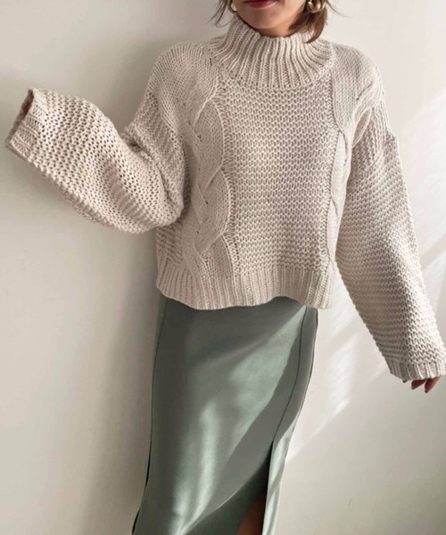 M y u（ミュー）の「【ZOZO限定アイテム】ケーブル編みショート丈ニット（ニット/セーター・レディース・ベージュ/グリーン/アイボリー/モカ・FREE）」の12枚目の写真