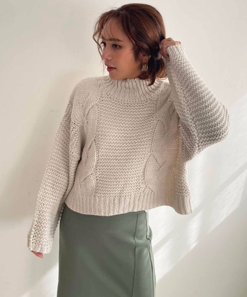 M y u（ミュー）の「【ZOZO限定アイテム】ケーブル編みショート丈ニット（ニット/セーター・レディース・ベージュ/グリーン/アイボリー/モカ・FREE）」の8枚目の写真