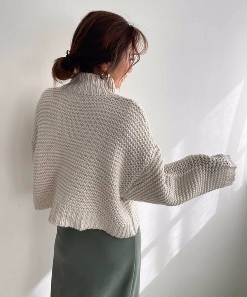 M y u（ミュー）の「【ZOZO限定アイテム】ケーブル編みショート丈ニット（ニット/セーター・レディース・ベージュ/グリーン/アイボリー/モカ・FREE）」の21枚目の写真