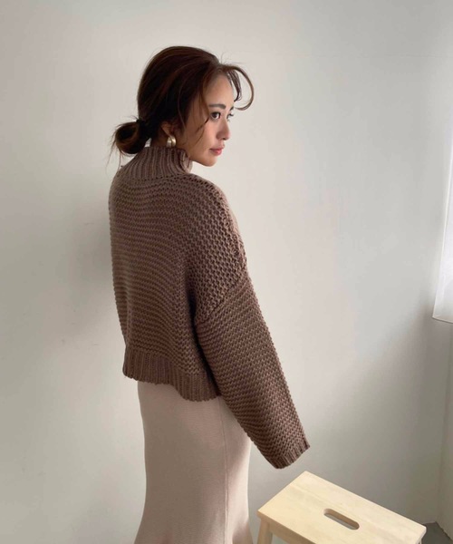 M y u（ミュー）の「【ZOZO限定アイテム】ケーブル編みショート丈ニット（ニット/セーター・レディース・ベージュ/グリーン/アイボリー/モカ・FREE）」の19枚目の写真