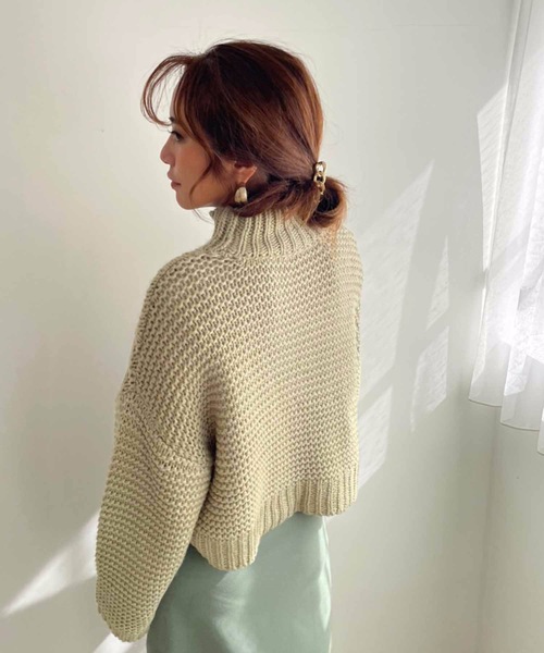 M y u（ミュー）の「【ZOZO限定アイテム】ケーブル編みショート丈ニット（ニット/セーター・レディース・ベージュ/グリーン/アイボリー/モカ・FREE）」の7枚目の写真