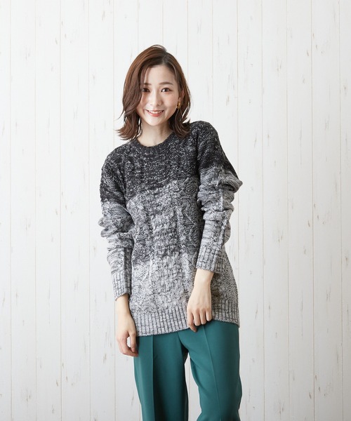 VIBGYOR(ヴィブジョー)の「VIBGYOR Select/5GGケーブルC/N(BL)(ニット/セーター・レディース・レッド/アイボリー/グレー系その他/ネイビー/グレー・38/40)」の9枚目の写真