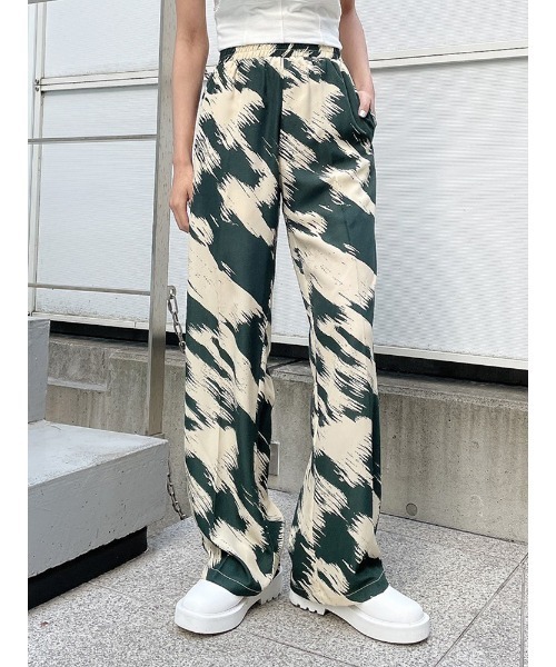 ENVYM（アンビー）の「センタープレスルーズＰＴ（その他パンツ・レディース・ブラック/グリーン・FREE）」の13枚目の写真