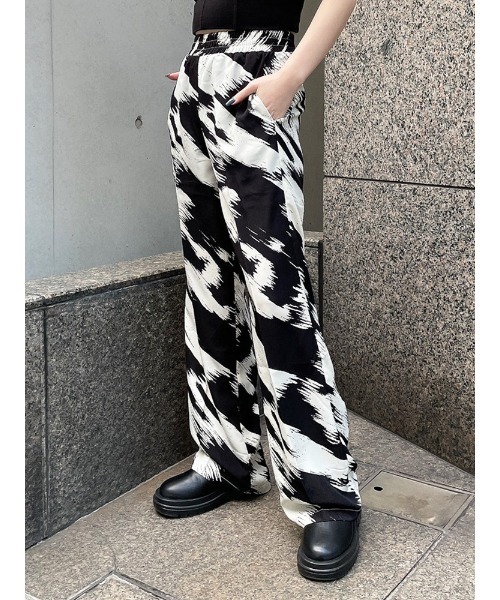 ENVYM（アンビー）の「センタープレスルーズＰＴ（その他パンツ・レディース・ブラック/グリーン・FREE）」の6枚目の写真