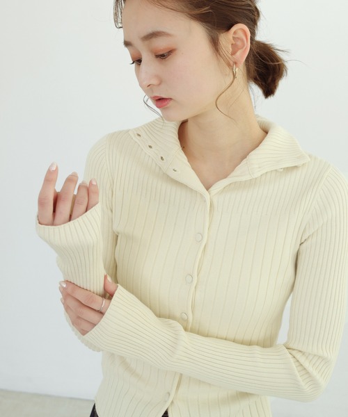 CLEIO(クレイオ)の「【CLEIO】前後2WAY開襟リブニット(ニット/セーター・レディース・カーキ/アイボリー/ラベンダー・FREE)」の2枚目の写真