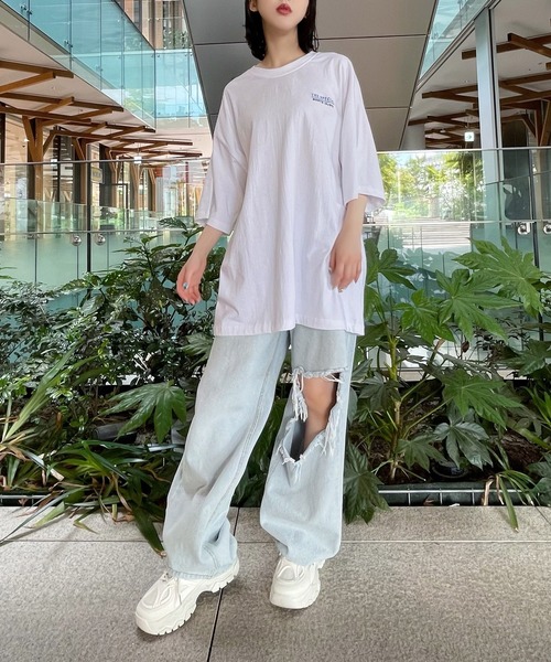 Figments（フィグメンツ）の「ダメージワイドデニムパンツ（デニムパンツ・レディース・インディゴブルー/ライトブルー・SMALL/MEDIUM）」の2枚目の写真