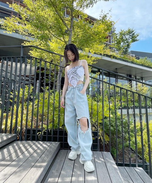 Figments（フィグメンツ）の「ダメージワイドデニムパンツ（デニムパンツ・レディース・インディゴブルー/ライトブルー・SMALL/MEDIUM）」の22枚目の写真