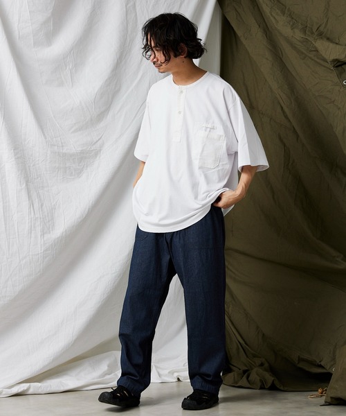 JOURNAL STANDARD relume(ジャーナルスタンダード レリューム)の「【ARMY TWILL / アーミーツイル】別注 スリーピング ヘンリーネックシャツ(Tシャツ/カットソー・メンズ・グレー/カーキ/オレンジ/ホワイト・MEDIUM/LARGE)」の11枚目の写真